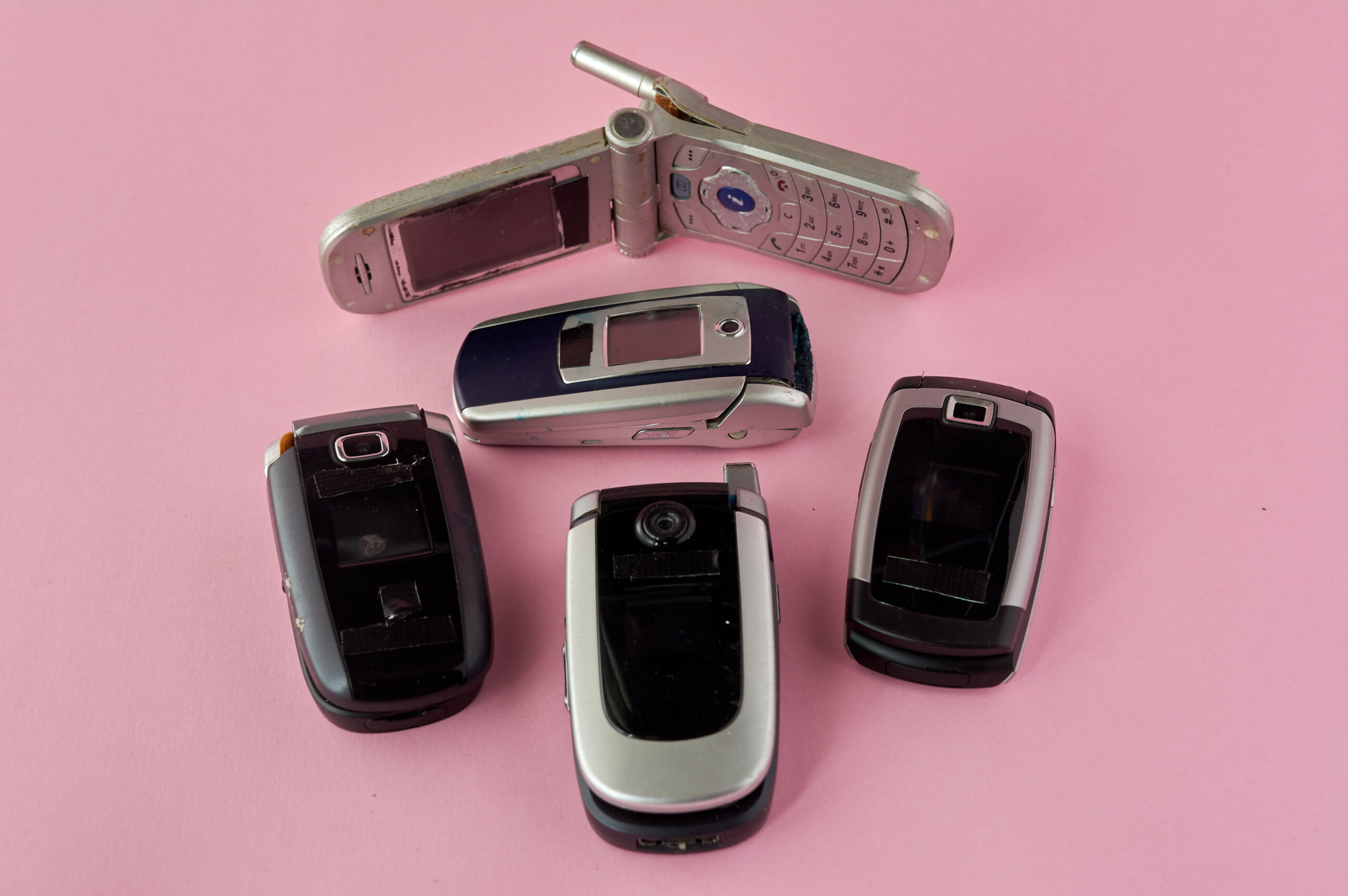 2000s flip phones that defined the decade